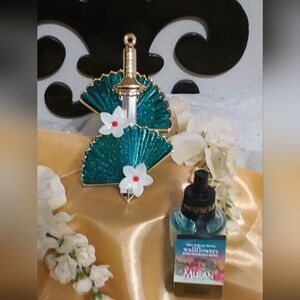 New Bath & Body Works Disney Princess MULAN Wallflower  plug in With Refill